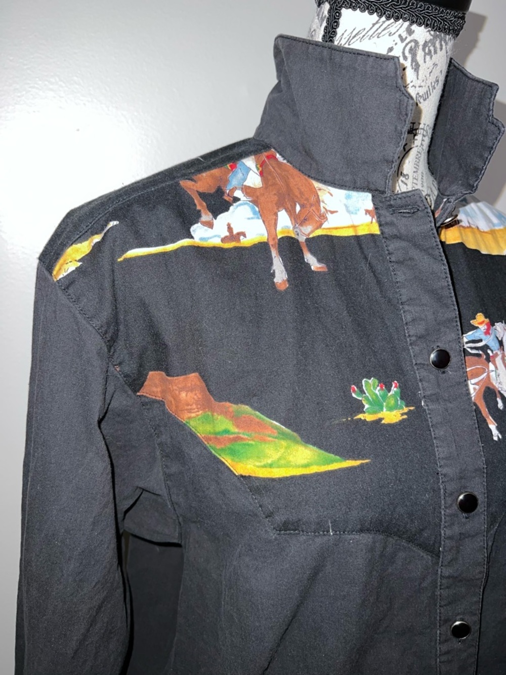 VTG Deserts West by Sherry Holt Cowboy Graphic Pearl Snap Shirt Black Large - Picture 4 of 13